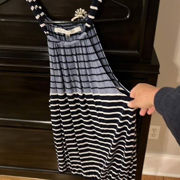 Max‎ Studio Halter Top - Picture 2 of 7